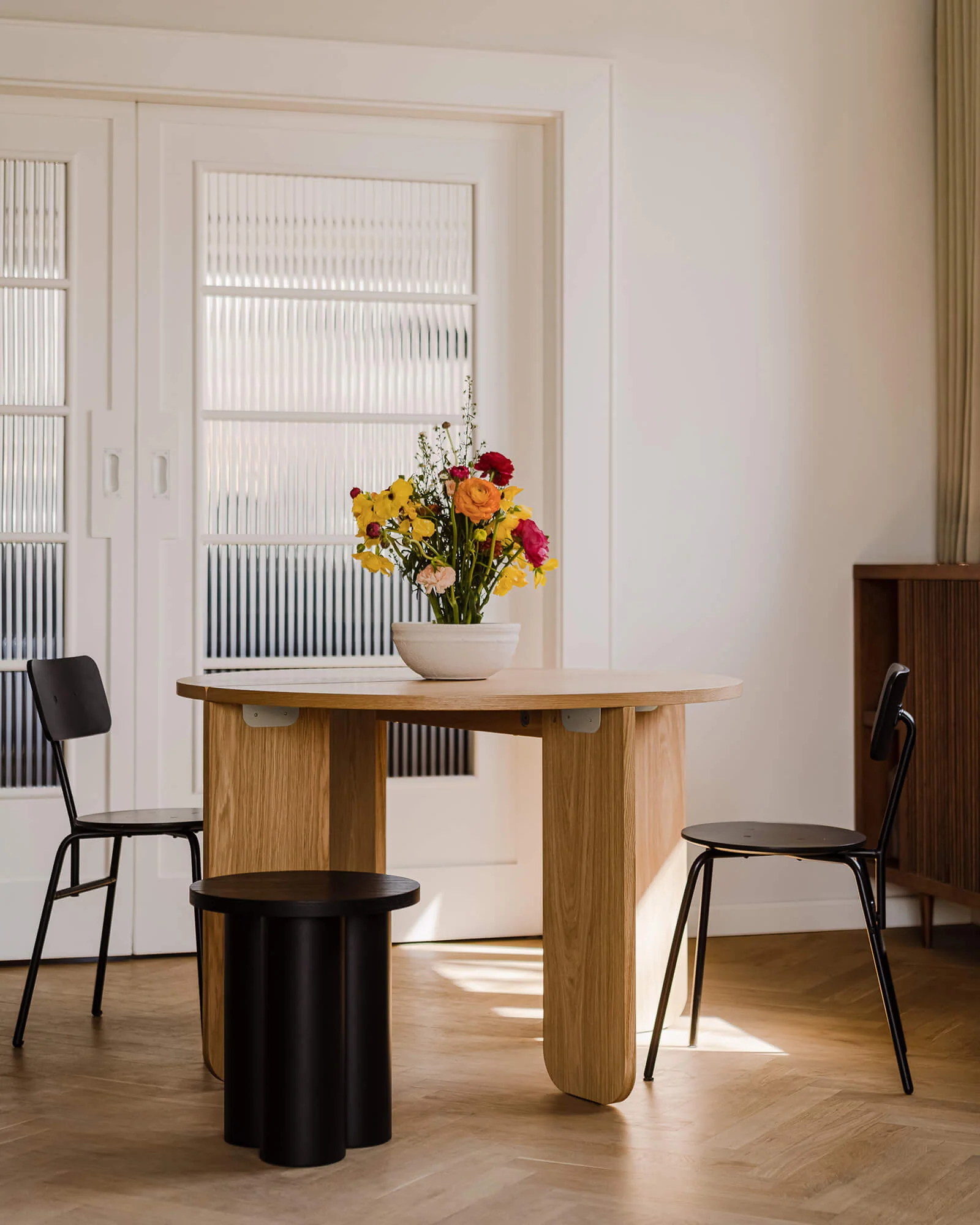 Dany Dining Table - Image 6