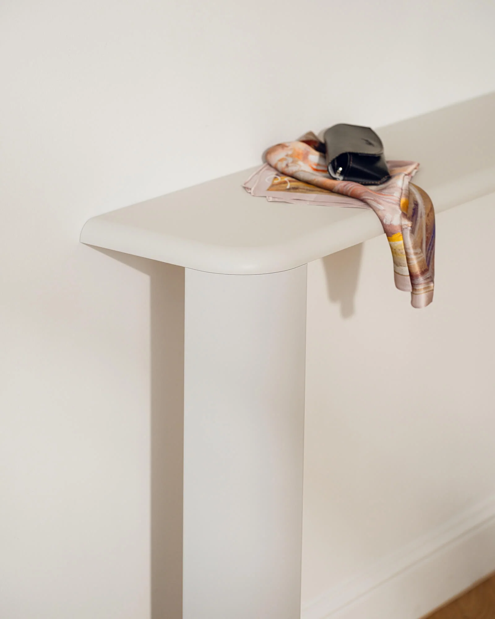 Fli Console Table - Image 4