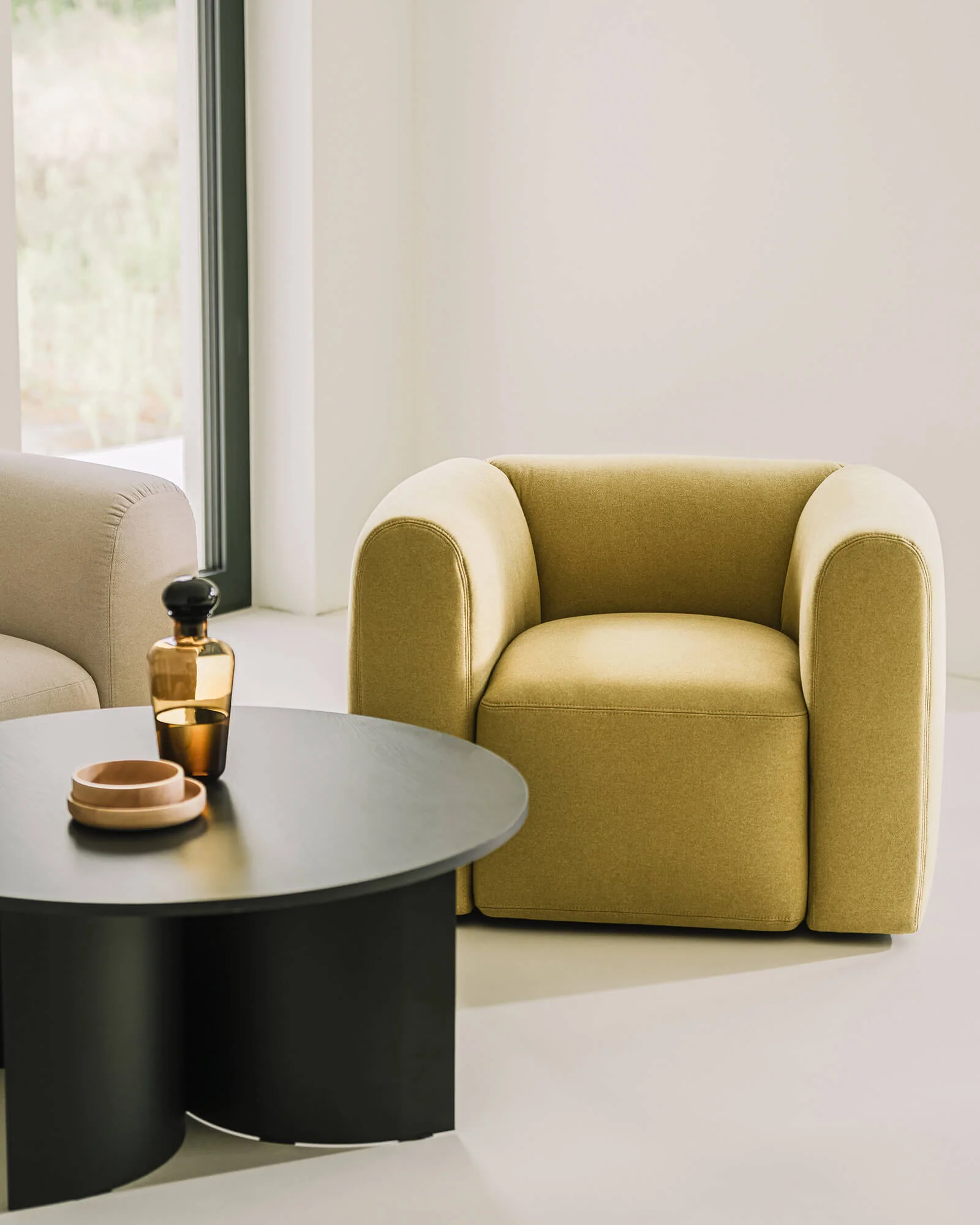 Flom Armchair - Image 2