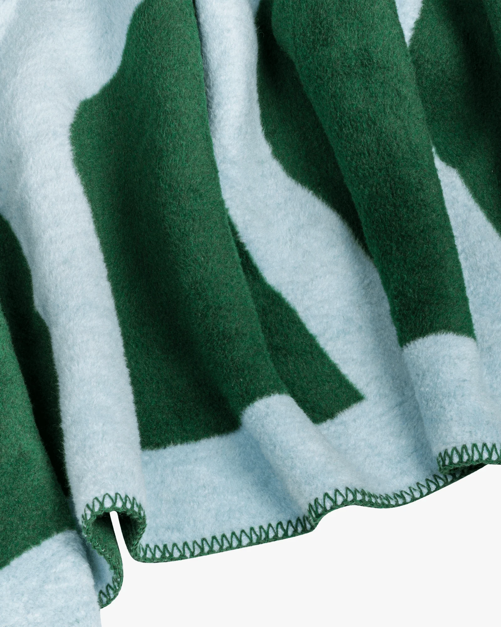 Gilli Throw - Image 4