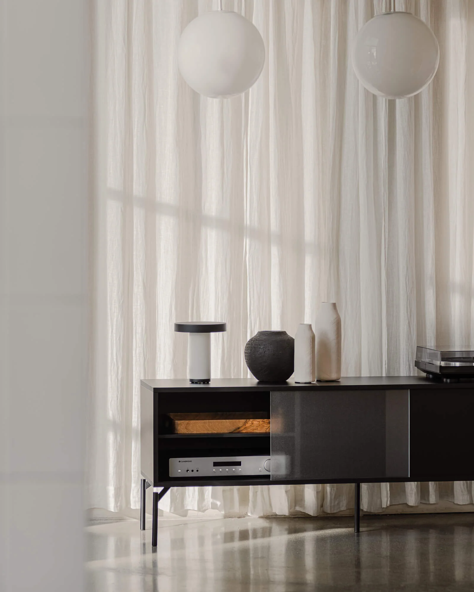 Met TV Stand - Image 6