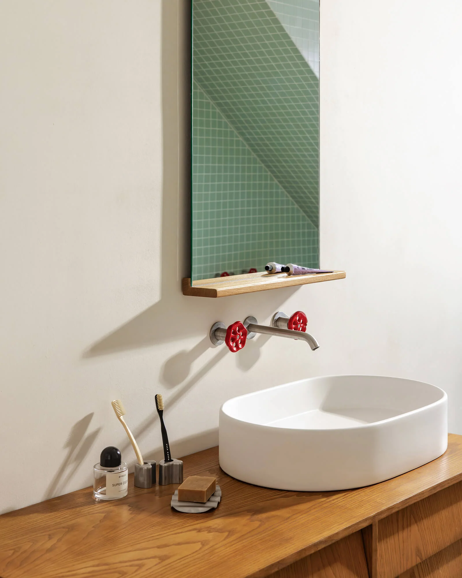 Mis Toothbrush Holder - Image 4