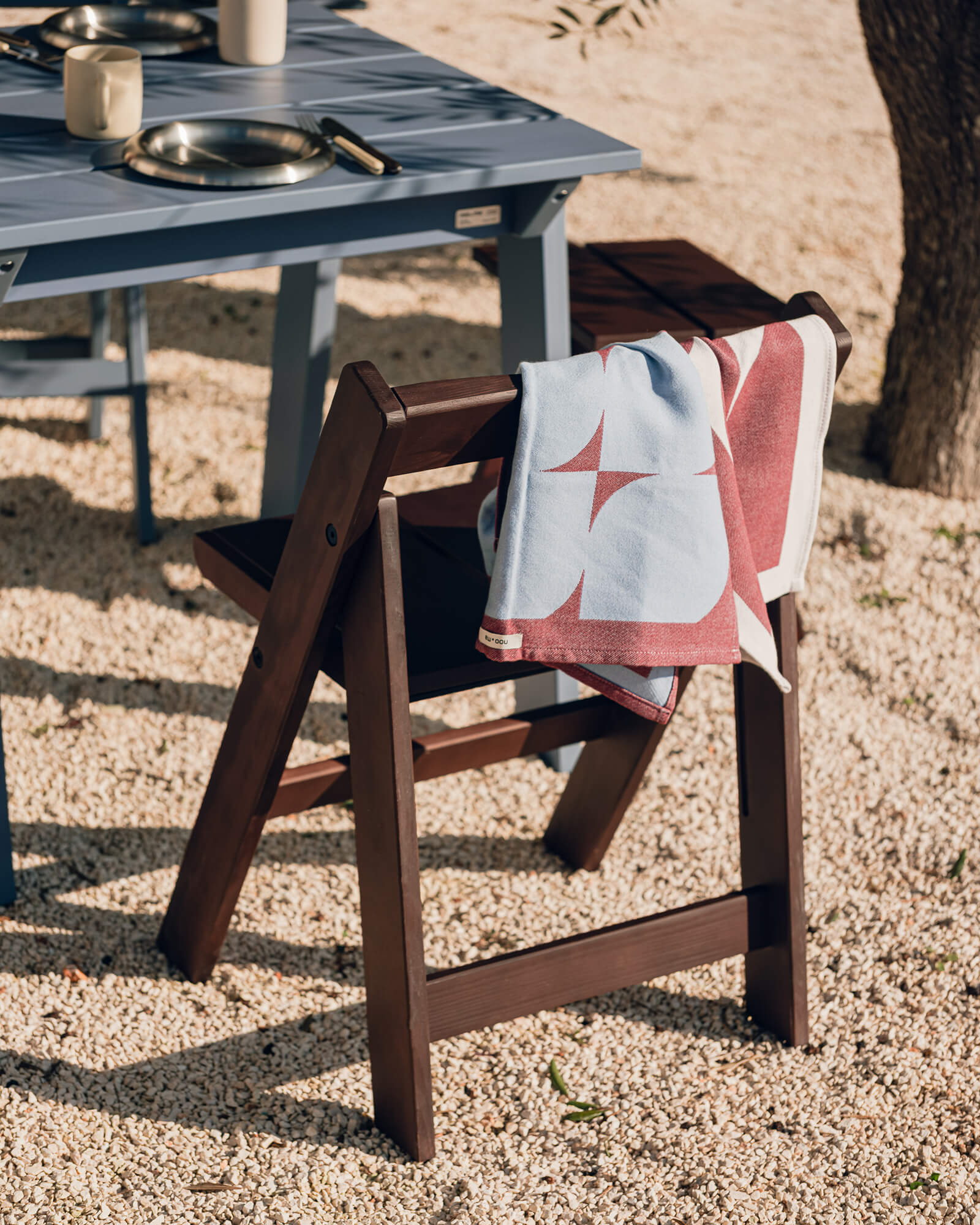 Navo Folding Chair - Image 3