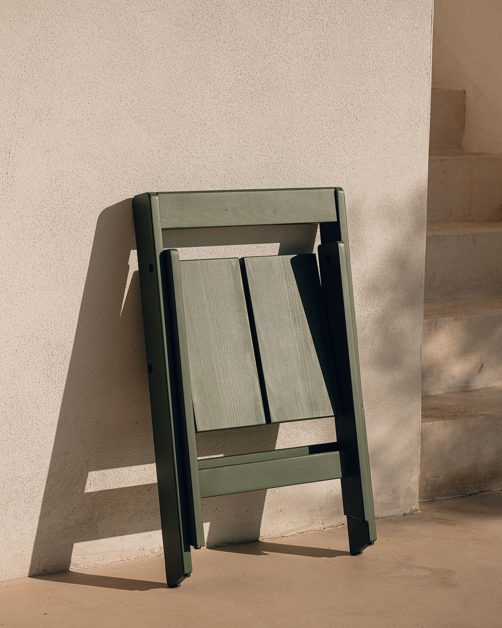 Navo Folding Chair - Image 3