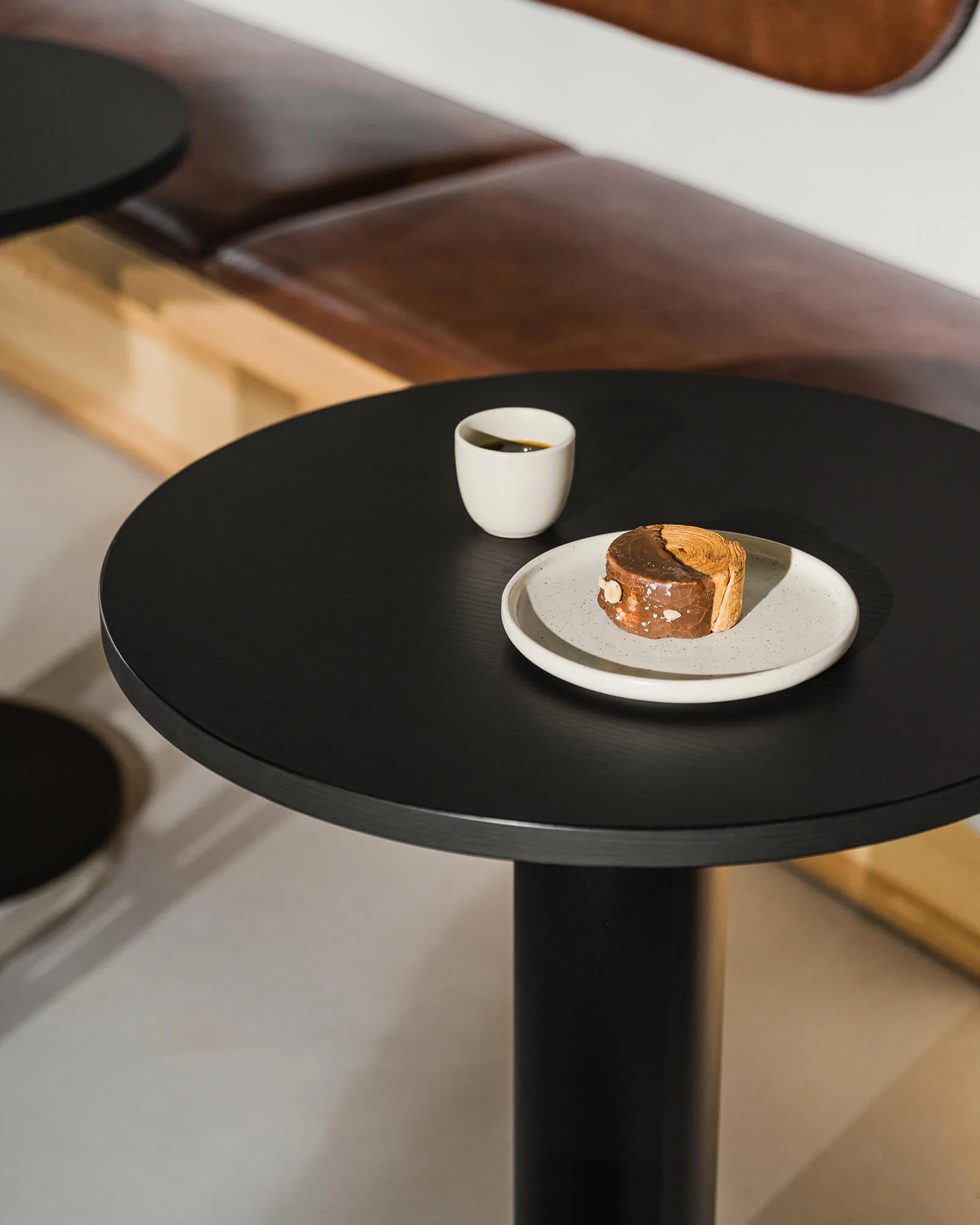 Sool Café Table – large - Image 3