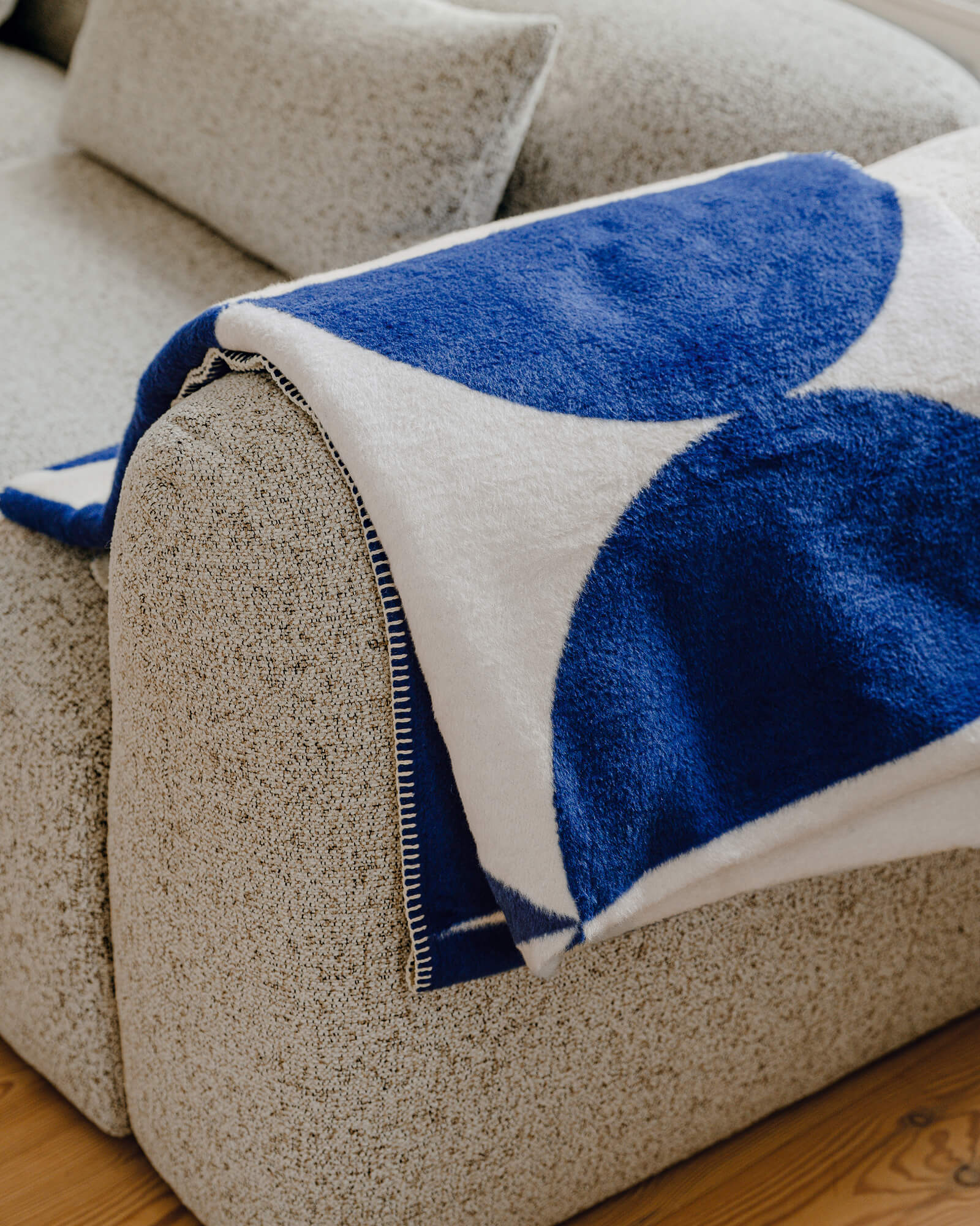 Tul Throw - Image 10
