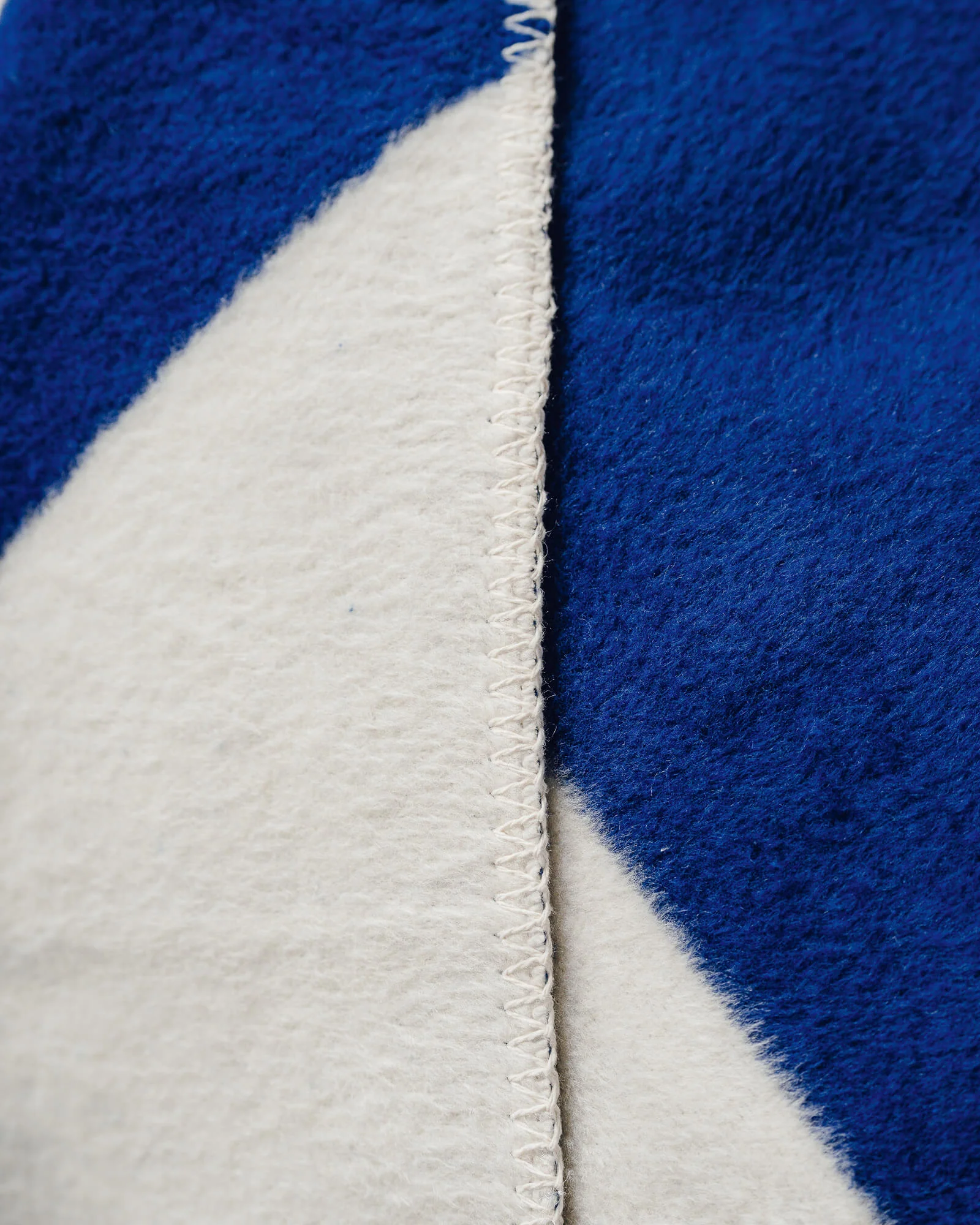 Tul Throw - Image 11